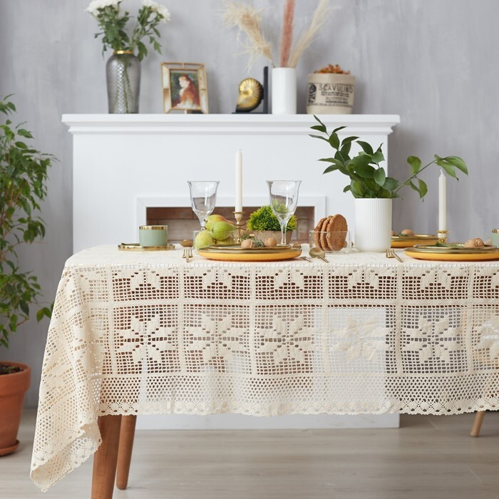 Бежевая скатерть 