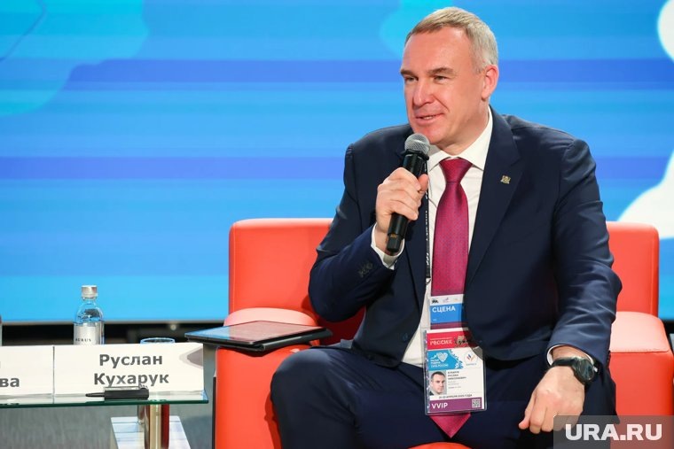 Более 1000 обращений получил Кухарук от югорчан перед прямой линией