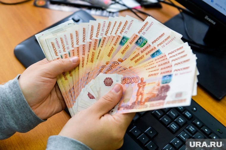 В Роскачестве объяснили, кому и на каких условиях положена 13-я зарплата