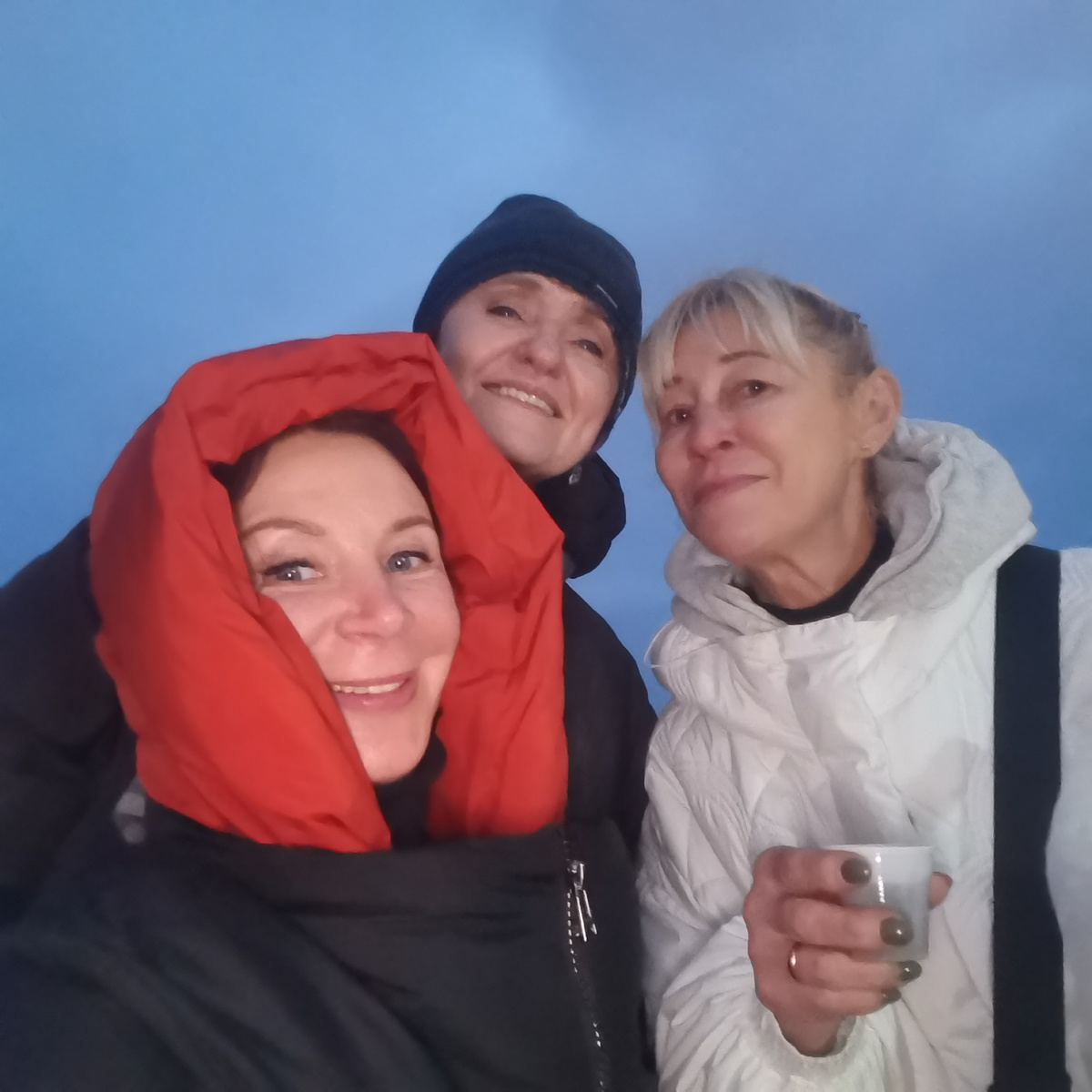 Олька держит не чай🤣