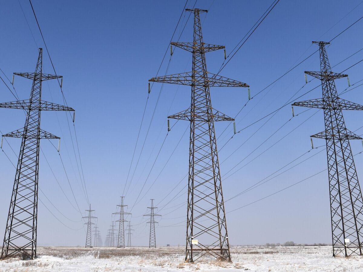    Линии электропередач в Хакасии | © РИА Новости / Илья Наймушин
