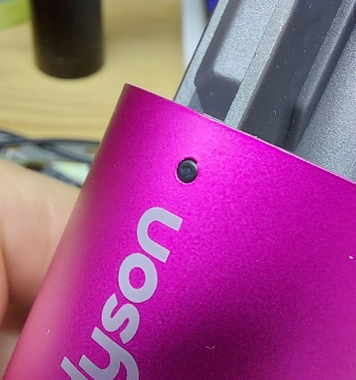 Стайлер Dyson с американского маркетплейса. Внезапно не работает в наших электрических сетях.