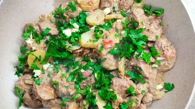 Куриная печень с картофелем