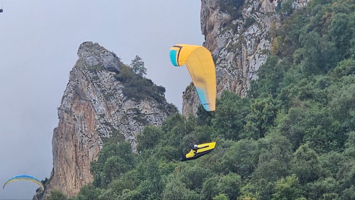 Заметный параплан Александра Назарова