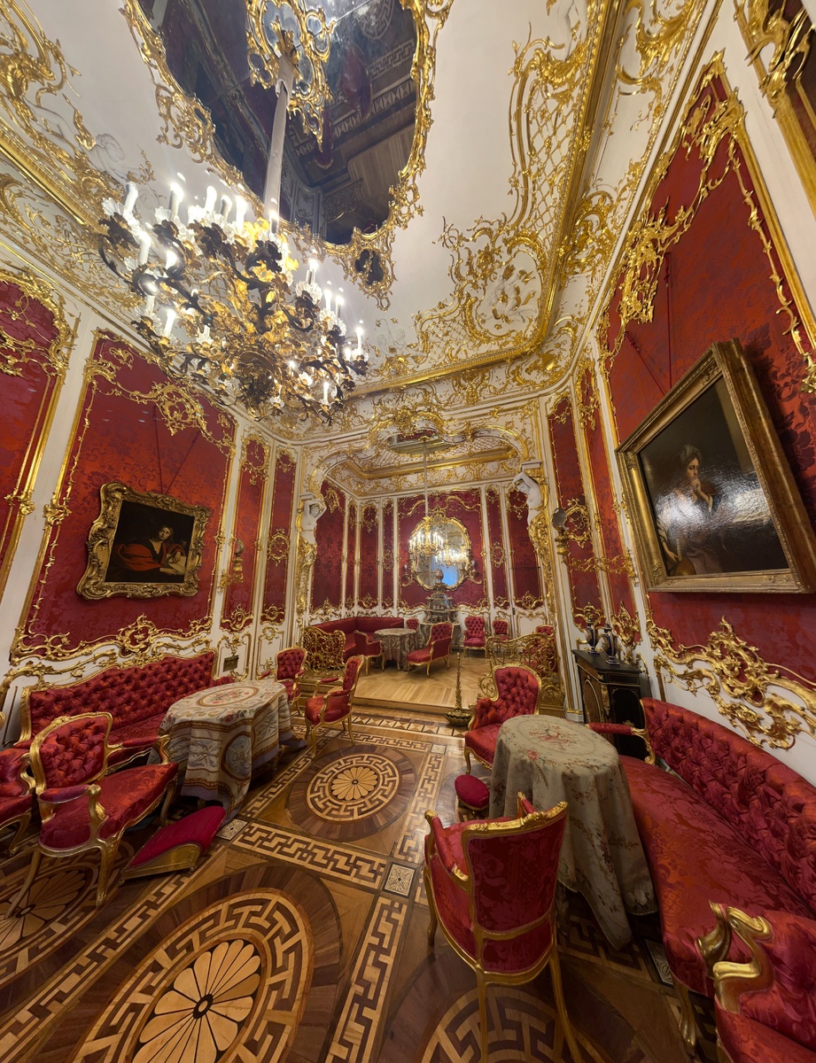 Будуар императрицы Марии Александровны в Зимнем дворце. Фото автора.