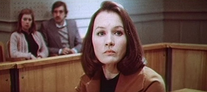 Ирина Межникова (Галина Яцкина), кадр из фильма "Слово для защиты" (1977)