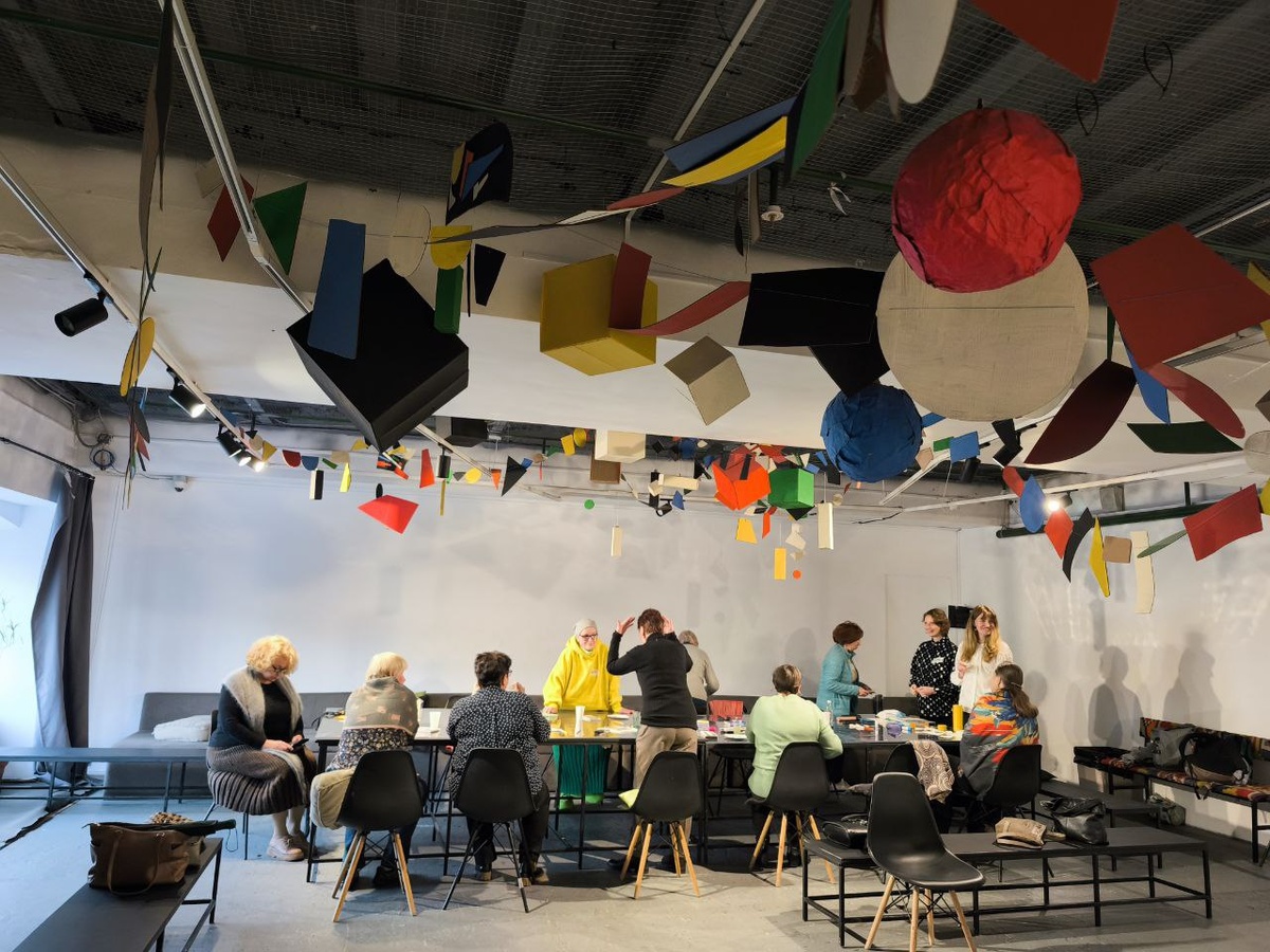 Параллельно у меня были мои художественные проекты. Я выступала как художница, пытаясь совмещать свою работу в музее и свои интересы.