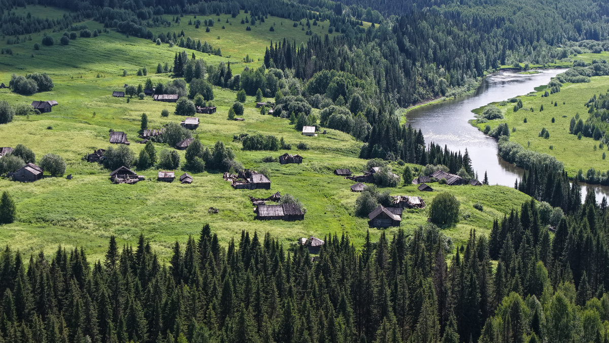 Деревня Черепаново на реке Колва на севере Пермского края