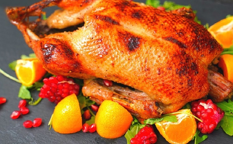 Как приготовить сочную утку с яблоками в духовке: ресторанный вкус в домашних условиях