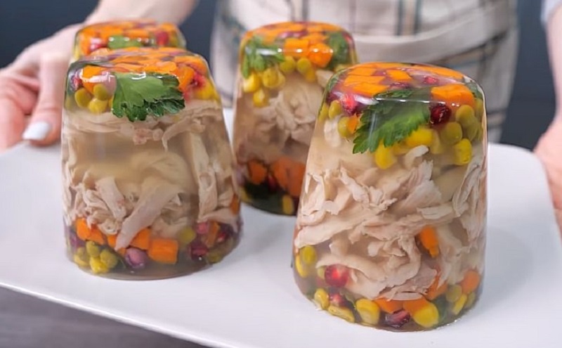 Порционный холодец в чашке: современный взгляд на традиционное блюдо