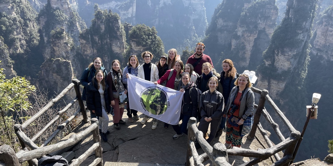 От храмов Пекина до облачных вершин Чжанцзяцзе