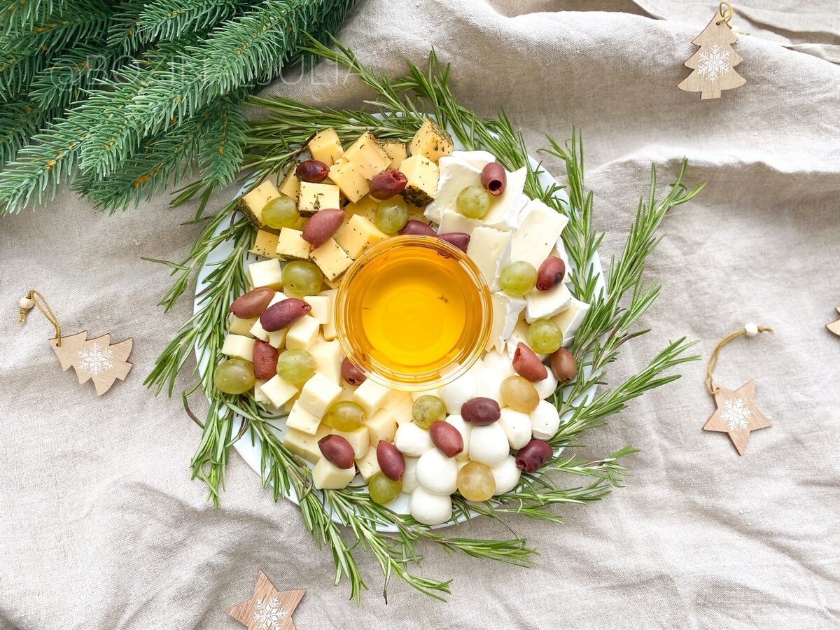 Я ее просто обожаю! Но готовлю редко, так как мы обычно празднуем вдвоем, а так много сыра просто не съедим