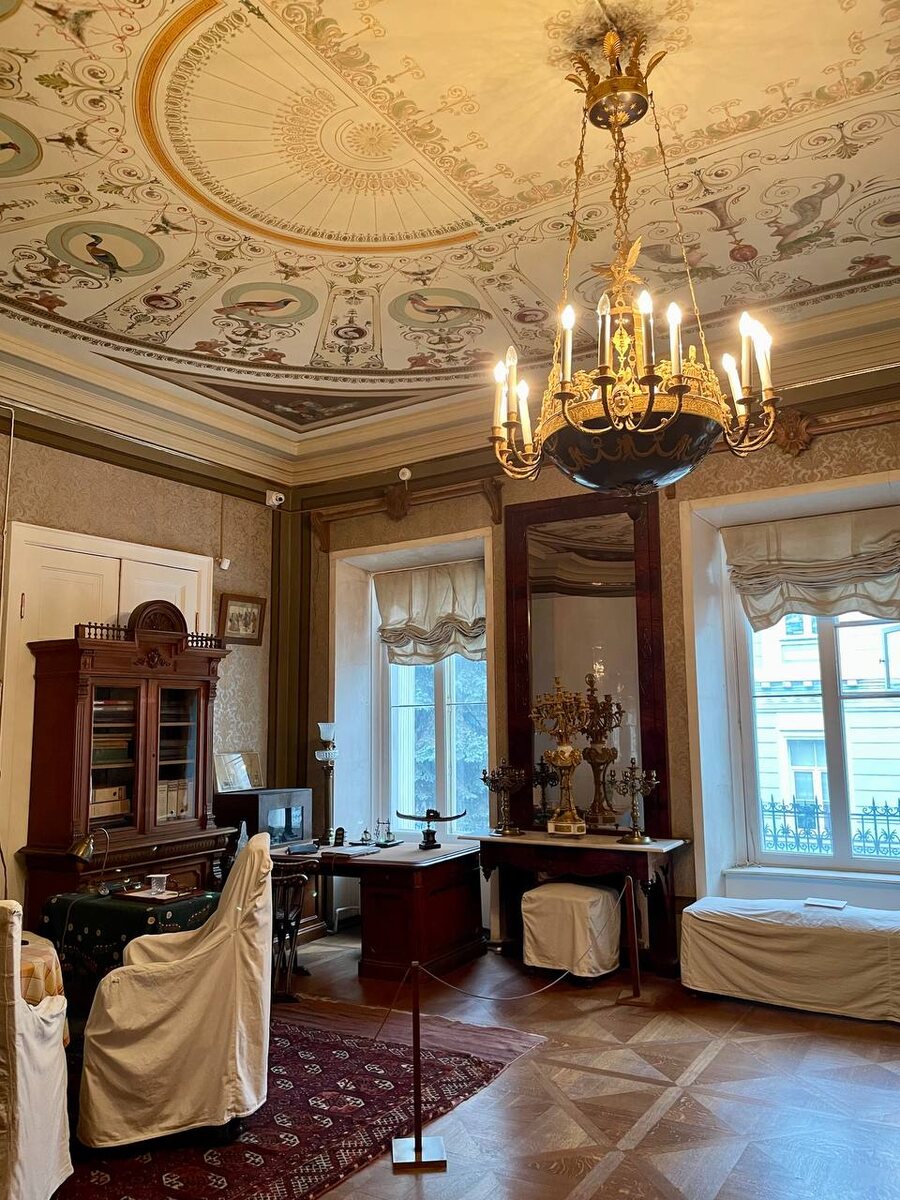 Леонтьевский переулок, 6.