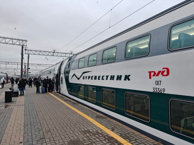 Как я поехал на первом рейсе поезда Буревестник в Нижний Новгород