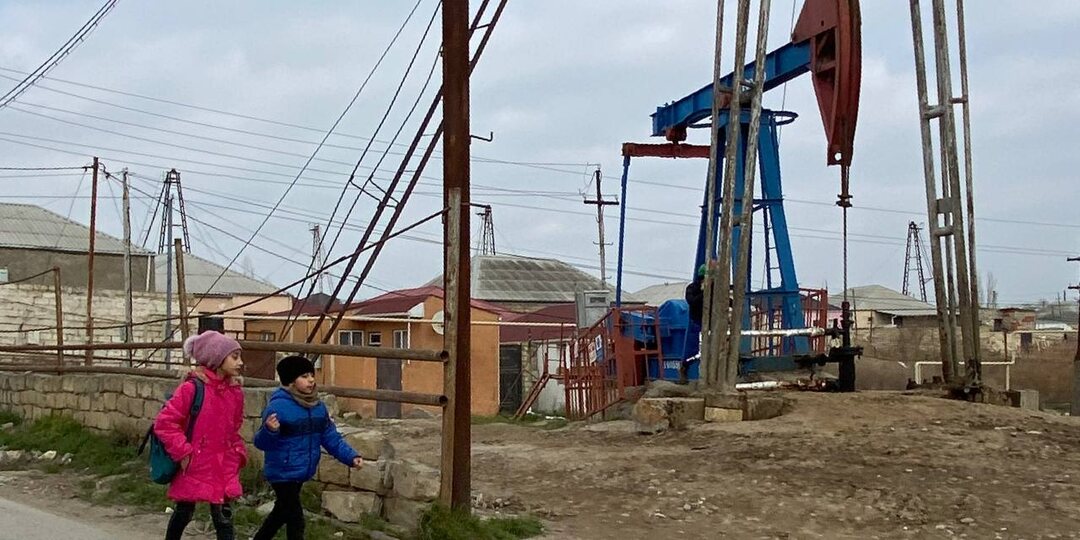 Баку: парадный фасад и обратная сторона