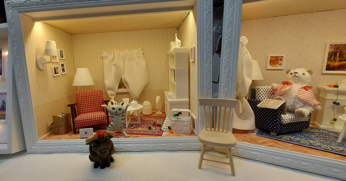 Филимон и Федор присматривают себе и друзьям румбоксовские аппартаменты на выставке-ярмарке "Hello  Teddy". Фото автора канала.