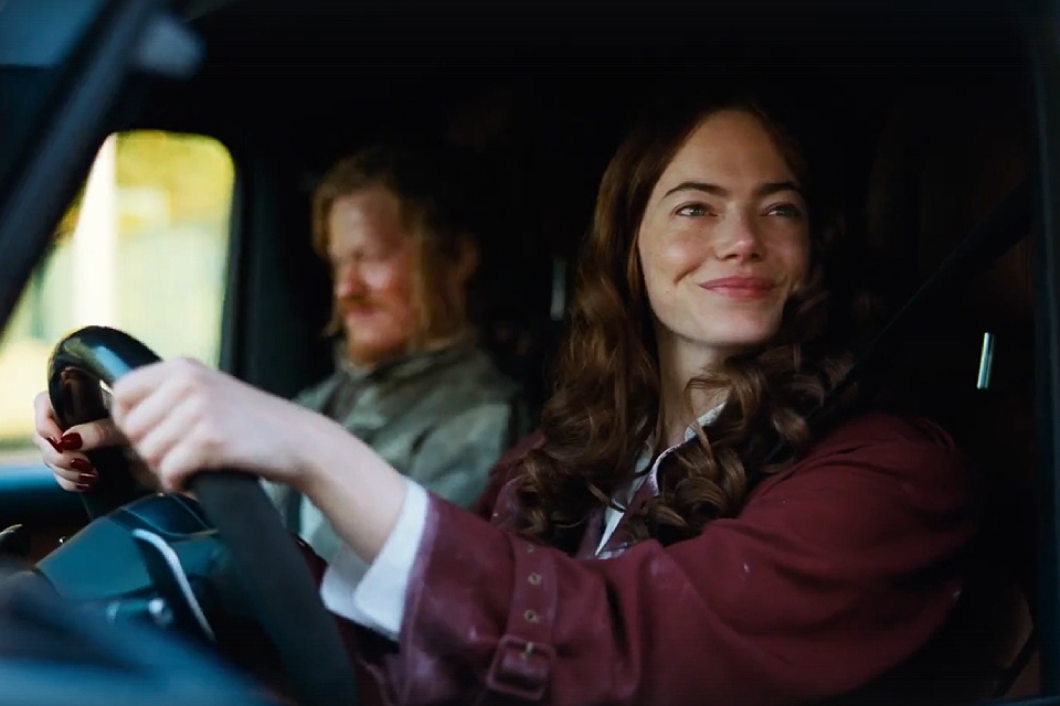 Эмма Стоун и Джесси Племонс (кадр из фильма) 