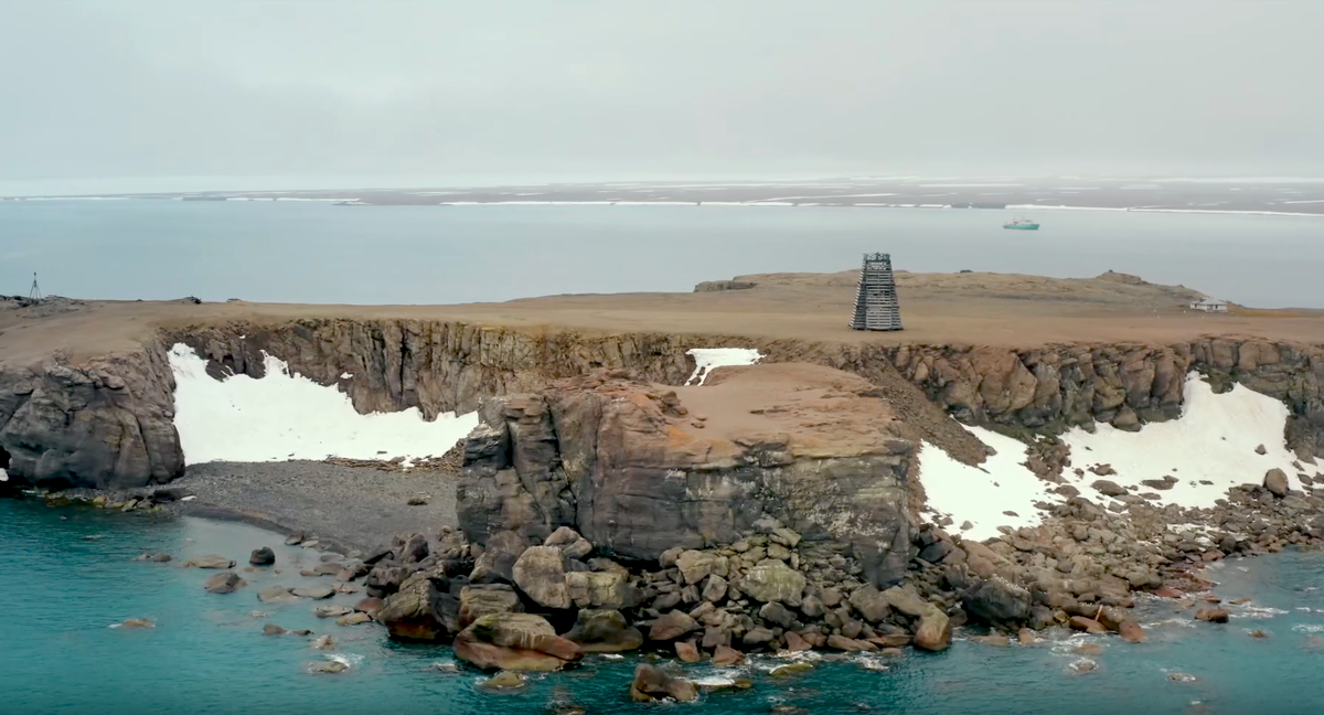 Мыс Желания и самый северный в России маяк. Скриншот тизера. Источник: rutube.ru