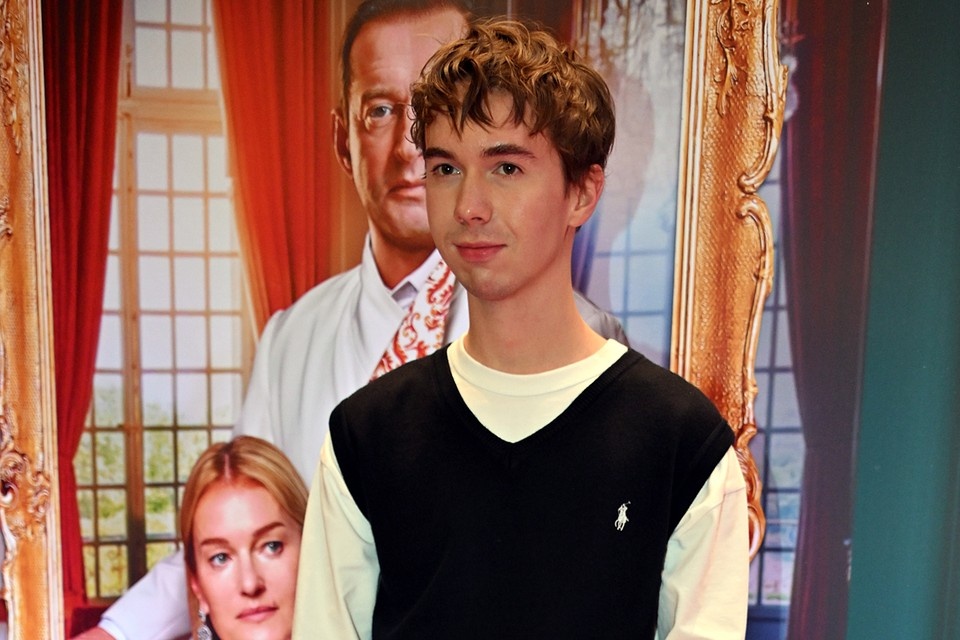    Актер Денис Власенко Михаил ФРОЛОВ