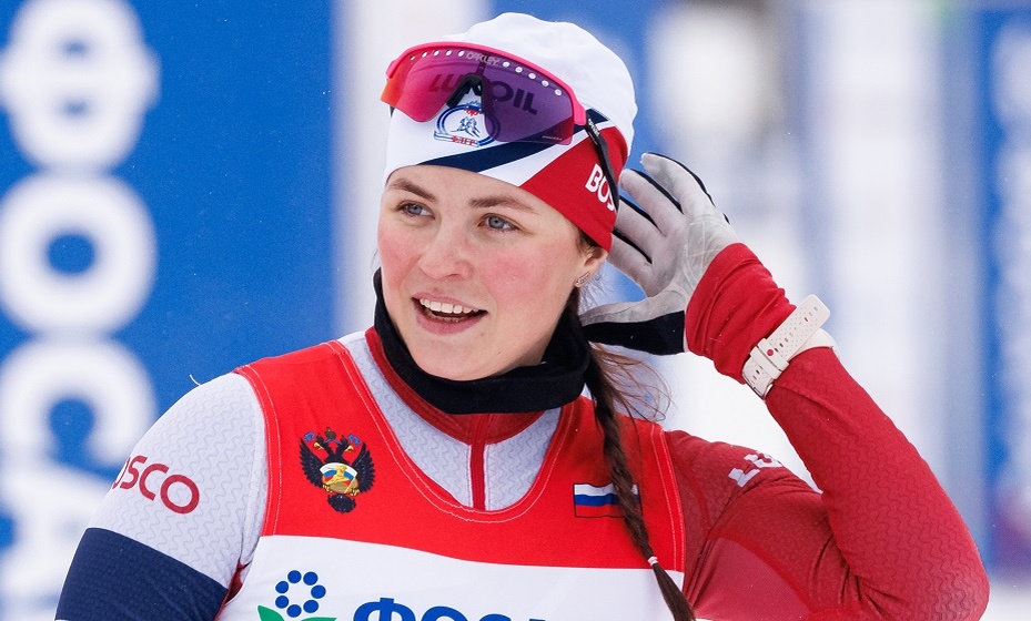    Фалеева поблагодарила сервис-бригаду после победы в спринте на этапе Кубка России. Фото: Global Look Press