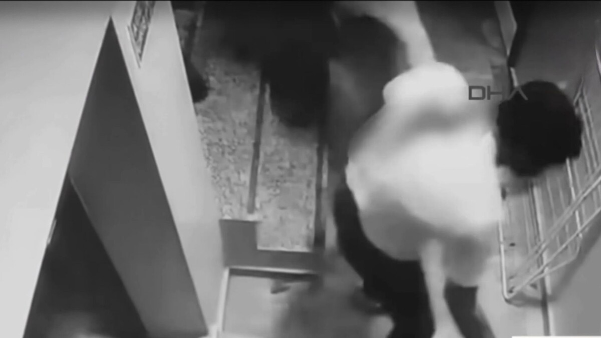 Раненый молодой любовник