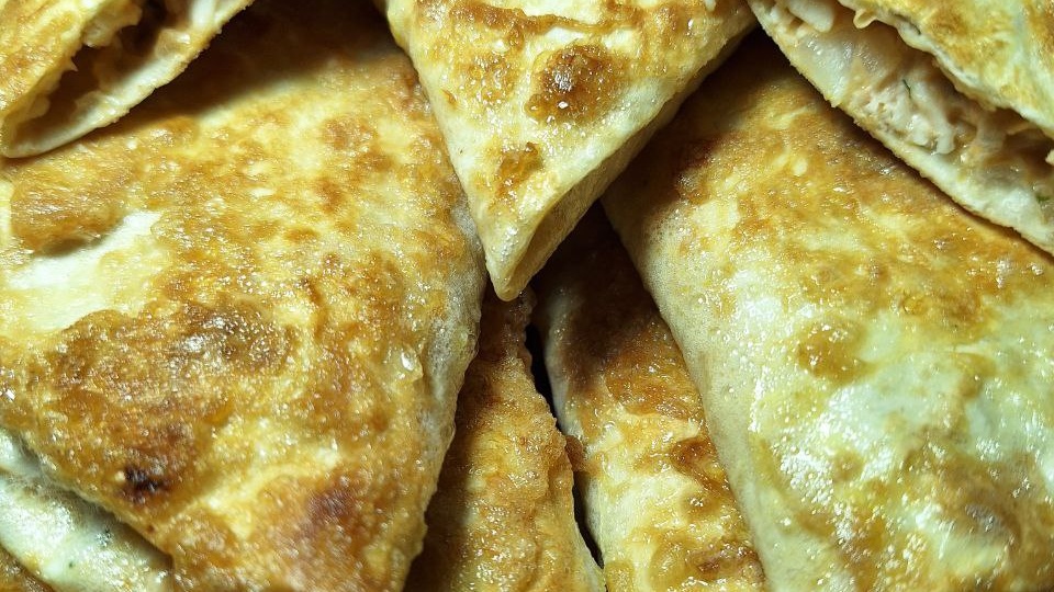 Жареные конвертики с курочкой.
