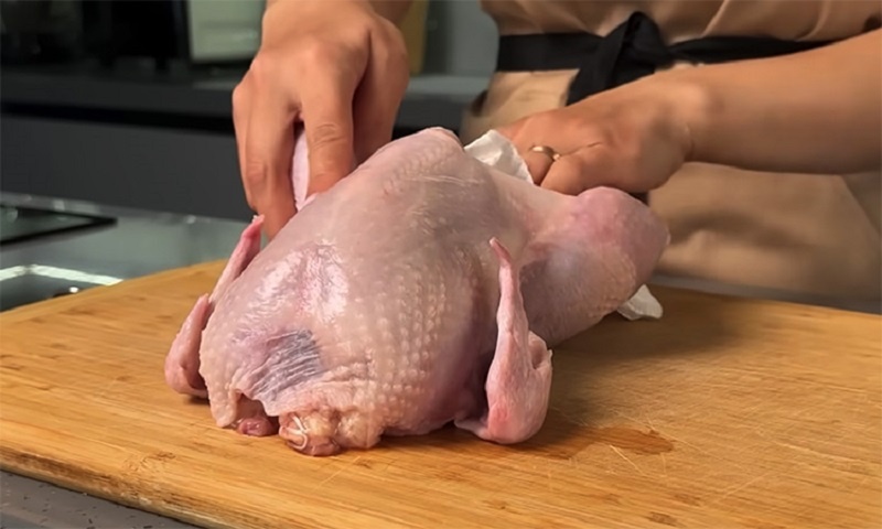 Как приготовить идеального цыпленка тапака: секрет грузинского вкуса на домашней кухне