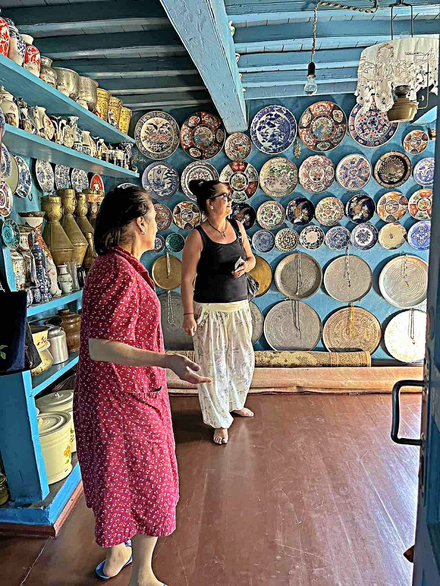 Случайно в доме гостеприимной кубачинки, когда мы шли мимо ее дома