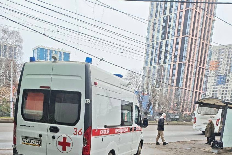    На остановке у автовокзала «Центральный» в Рязани обнаружили мертвого мужчину. Фото: Топор Рязани.