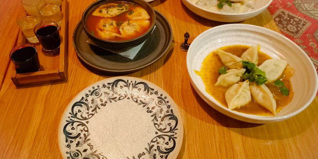 Фестивальные настойки и кулинарный сет из Пельменного Гида-2025 в ресторане грузинской кухни "Хинкальный Цех"