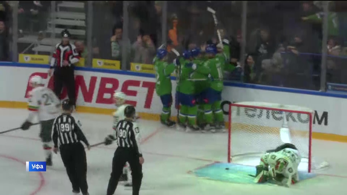    Уфимский хоккейный клуб «Салават Юлаев» одержал победу над казанским «Ак Барсом» в «Зелёном дерби»