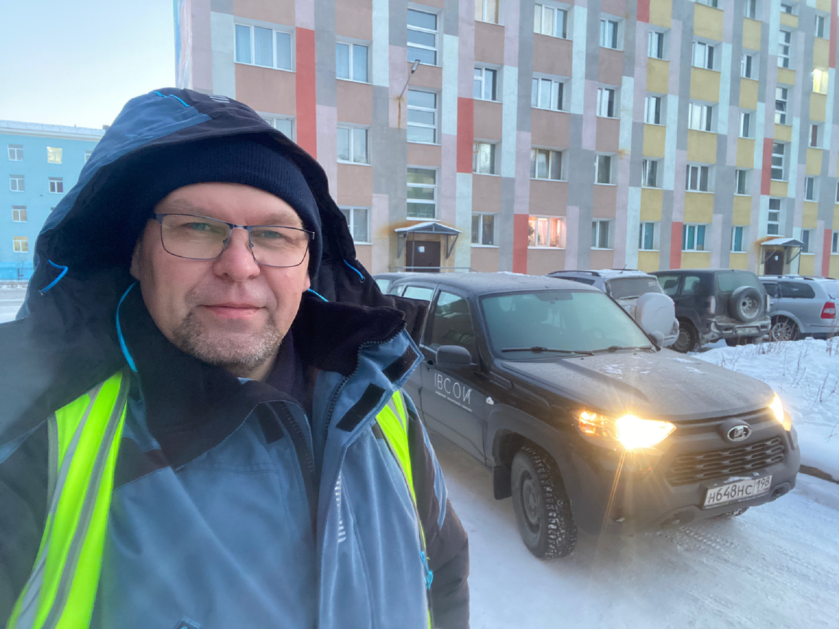 Город, в котором без полного привода и высокого клиренса можно ездить, но очень уж тоскливо. Фото из личного архива автора © 2025 год