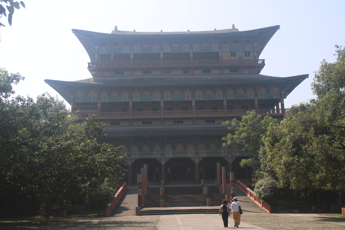 Монументально!