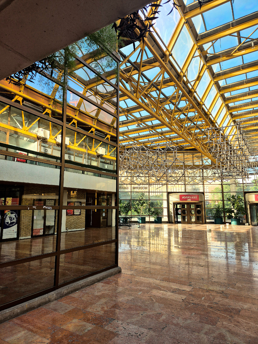 Спортивный центр Нови Сада СПеНС