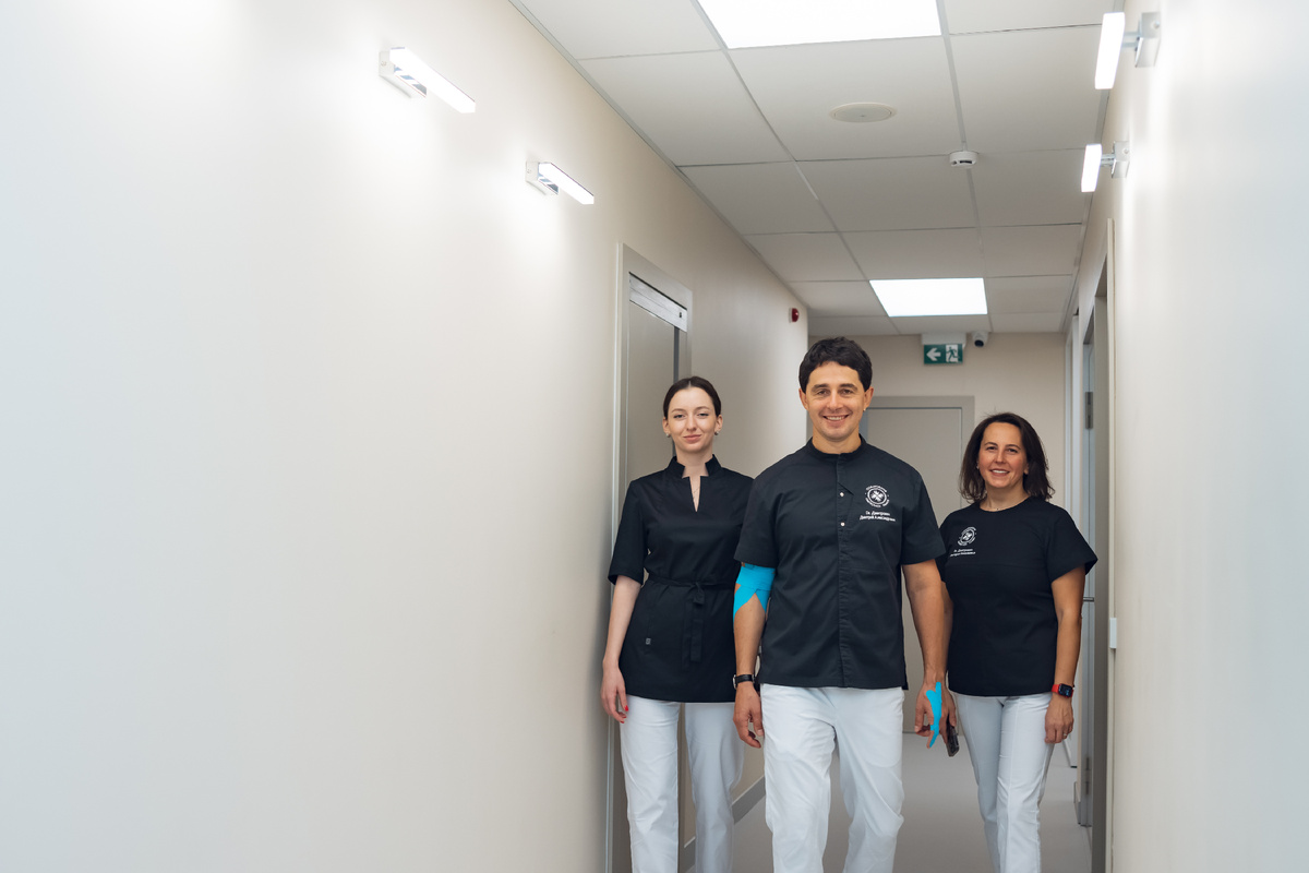 Фотография взята с сайта стоматологии Дмитрович Фэмили https://www.dmitrovich.ru/