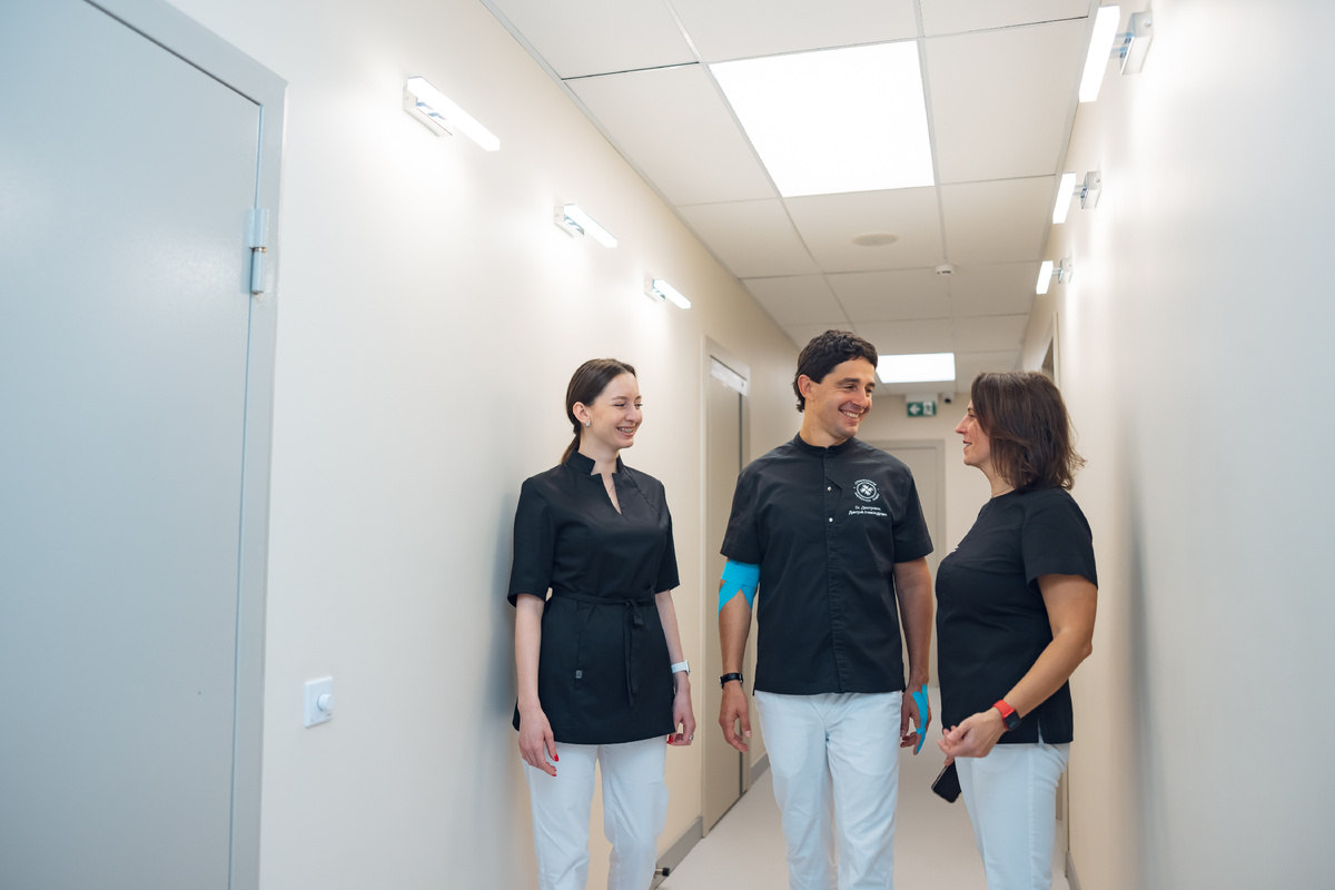 Фотография взята с сайта стоматологии Дмитрович Фэмили https://www.dmitrovich.ru/