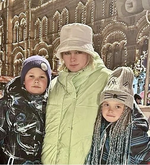 Евгения Осипова с детьми / фото из открытых источников 