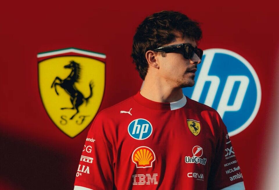    «Не трогай кубок, идиот!» Соцсети раскритиковали Шарля ЛеклераFerrari