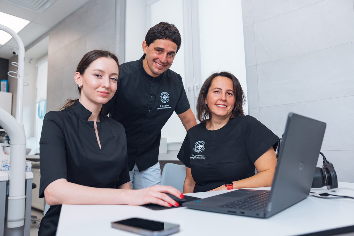 Фотография взята с сайта стоматологии Дмитрович Фэмили https://www.dmitrovich.ru/