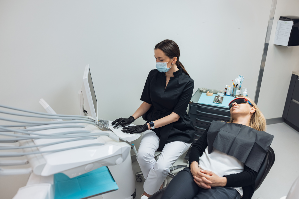 Фотография взята с сайта стоматологии Дмитрович Фэмили https://www.dmitrovich.ru/