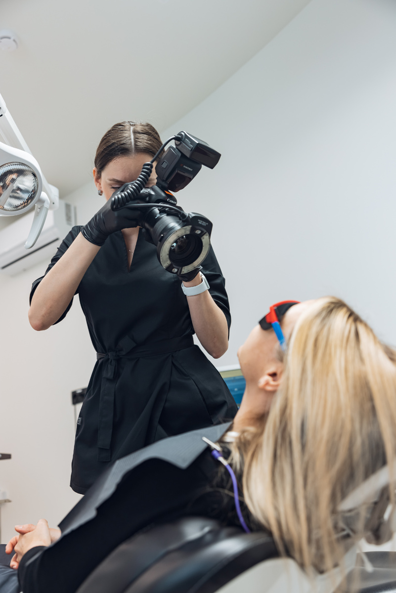 Фотография взята с сайта стоматологии Дмитрович Фэмили https://www.dmitrovich.ru/