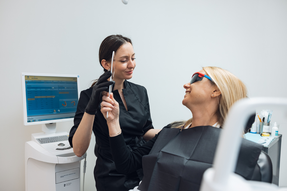 Фотография взята с сайта стоматологии Дмитрович Фэмили https://www.dmitrovich.ru/