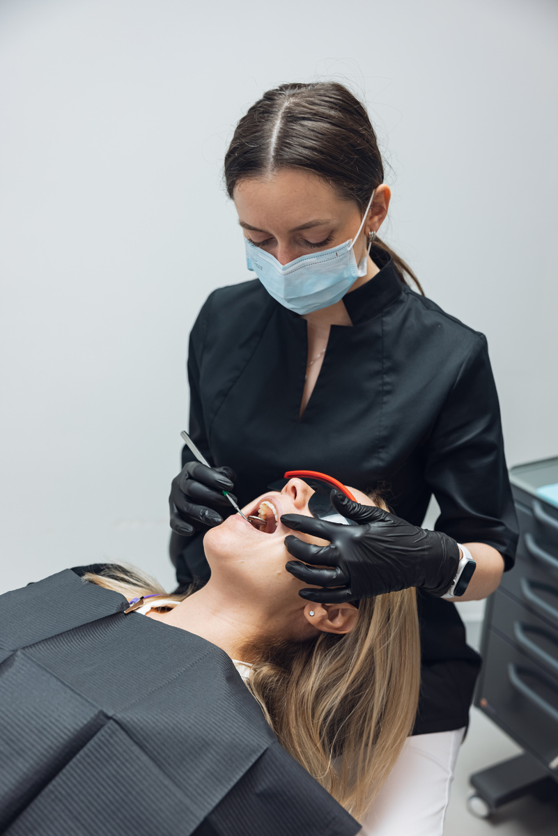 Фотография взята с сайта стоматологии Дмитрович Фэмили https://www.dmitrovich.ru/