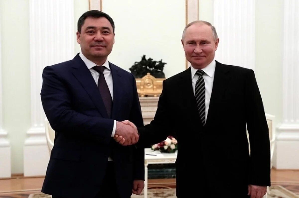    Путин поздравил главу Киргизии Жапарова с днем рождения