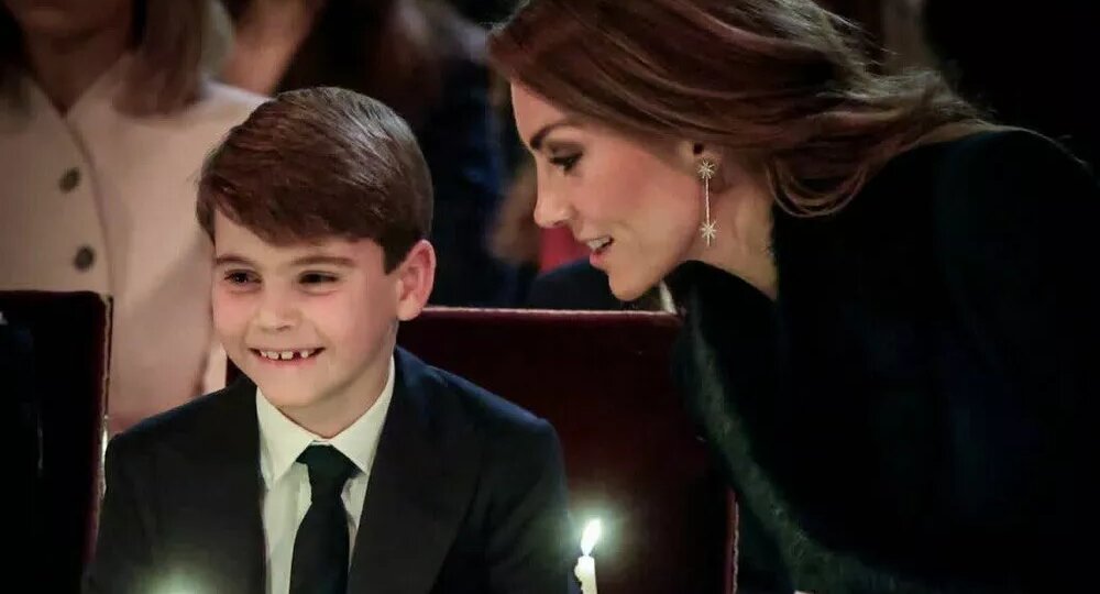 Праздники начинаются: Кейт Миддлтон, принц Уильям и их трое детей на рождественской службе в королевской часовне