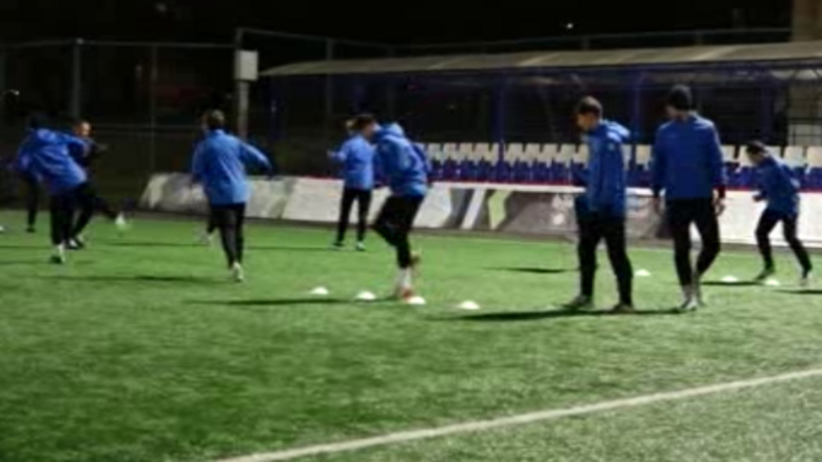    Тренерский штаб курского «Авангарда» нынешнюю неделю провел на стадионе «Олимп»