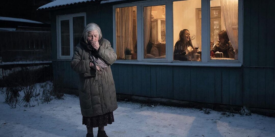 Приемная дочь, которую я растила как родную, выгнала меня на дачу в -20, чтобы освободить квартиру для вечеринки...