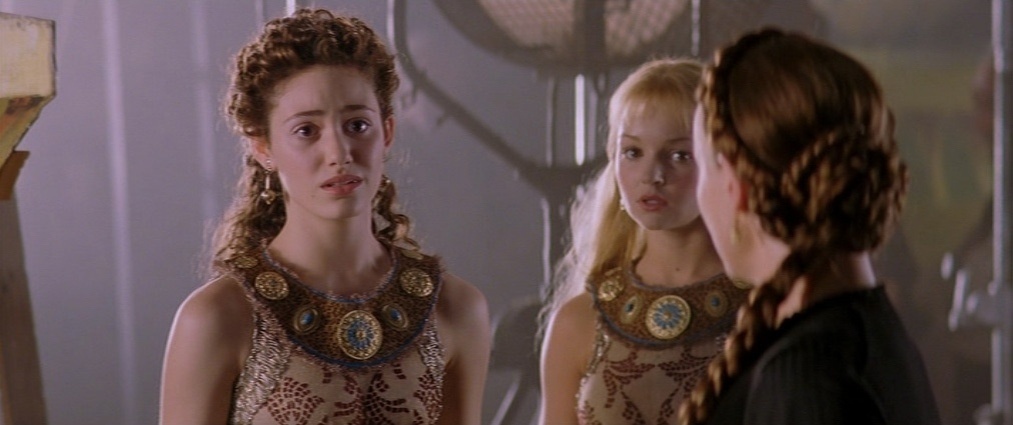 На этом кадре Кристина осознаёт, что виконту безродная хористка не нужна.