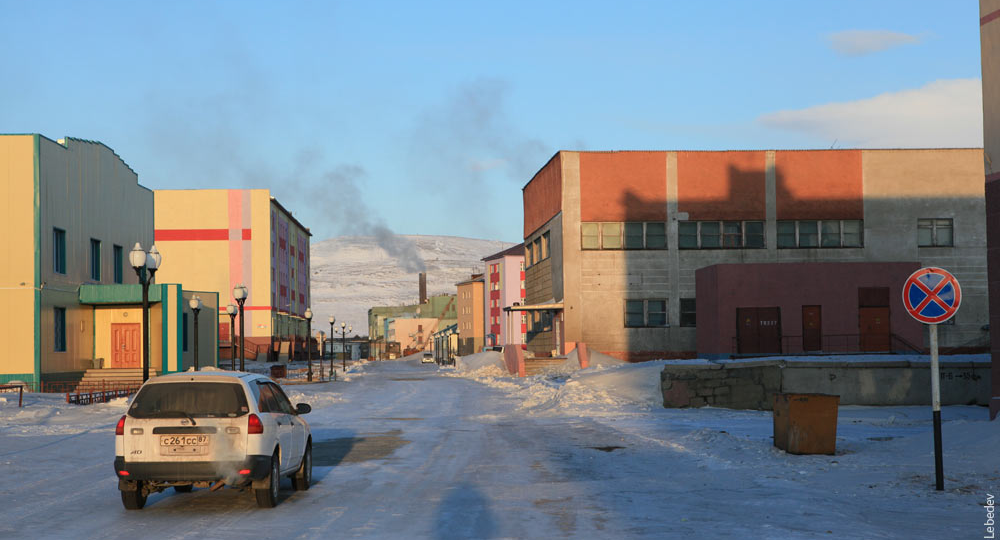 Яйца за 670 рублей и полное отсутствие дорог. Как живут люди в самом северном городе России?