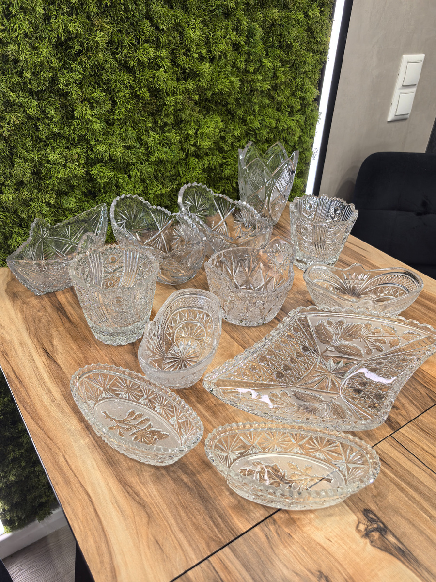 Купленный для перепродажи хрусталь.